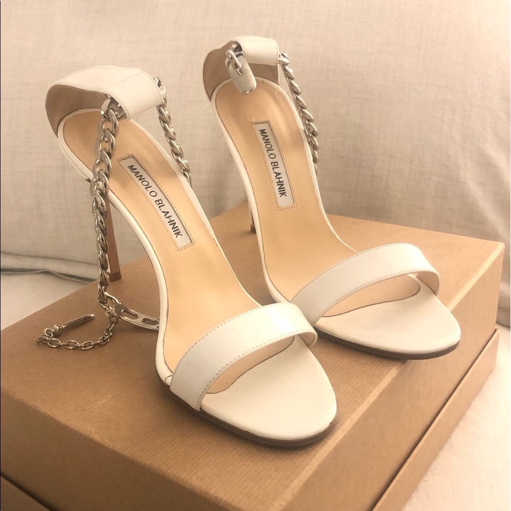 Like New Manolo Blahnik Chaos Heel White w/Chain